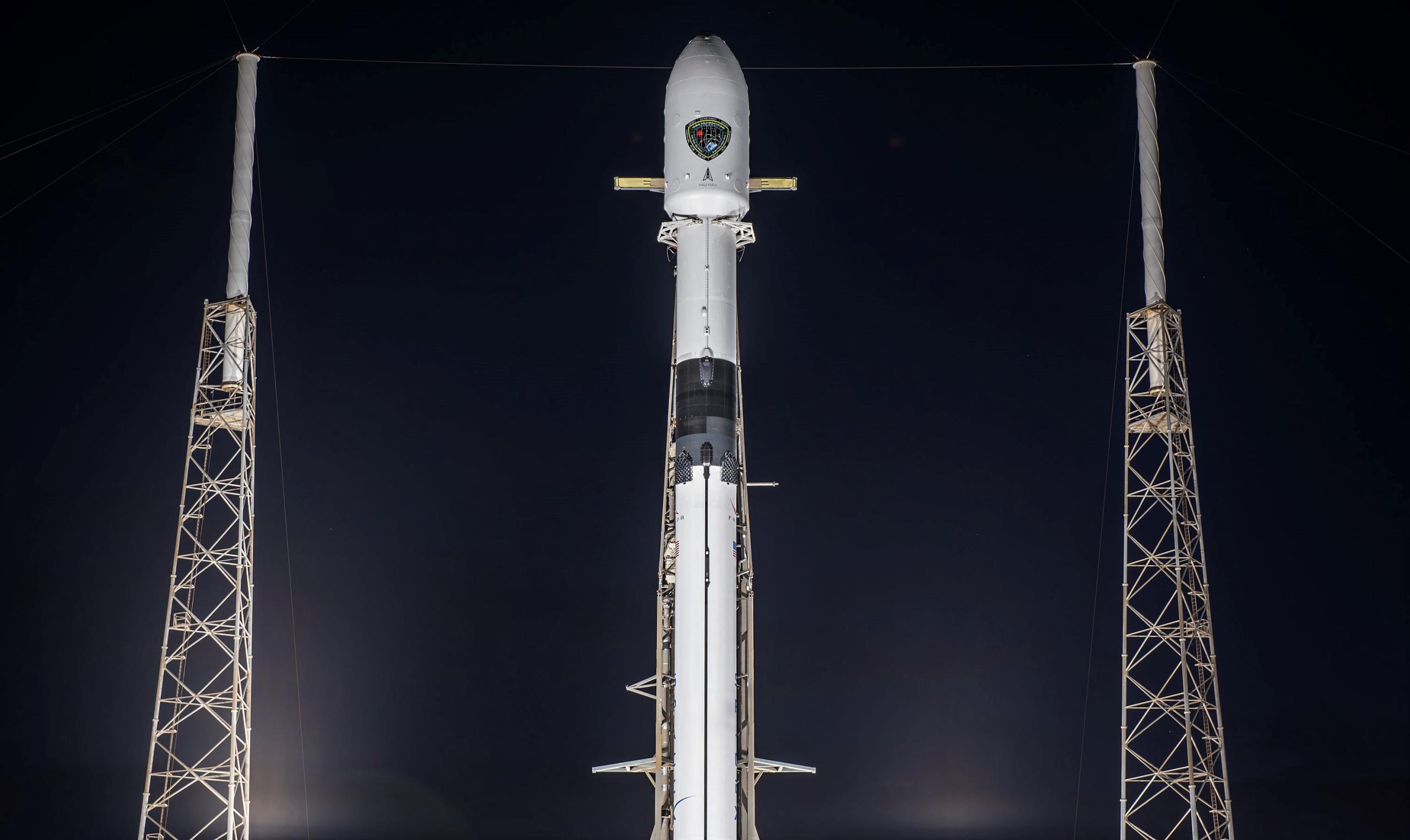 GPS III SV04 Falcon 9 B1062 LC-40 110520 (SpaceX) 1 crop (c)
