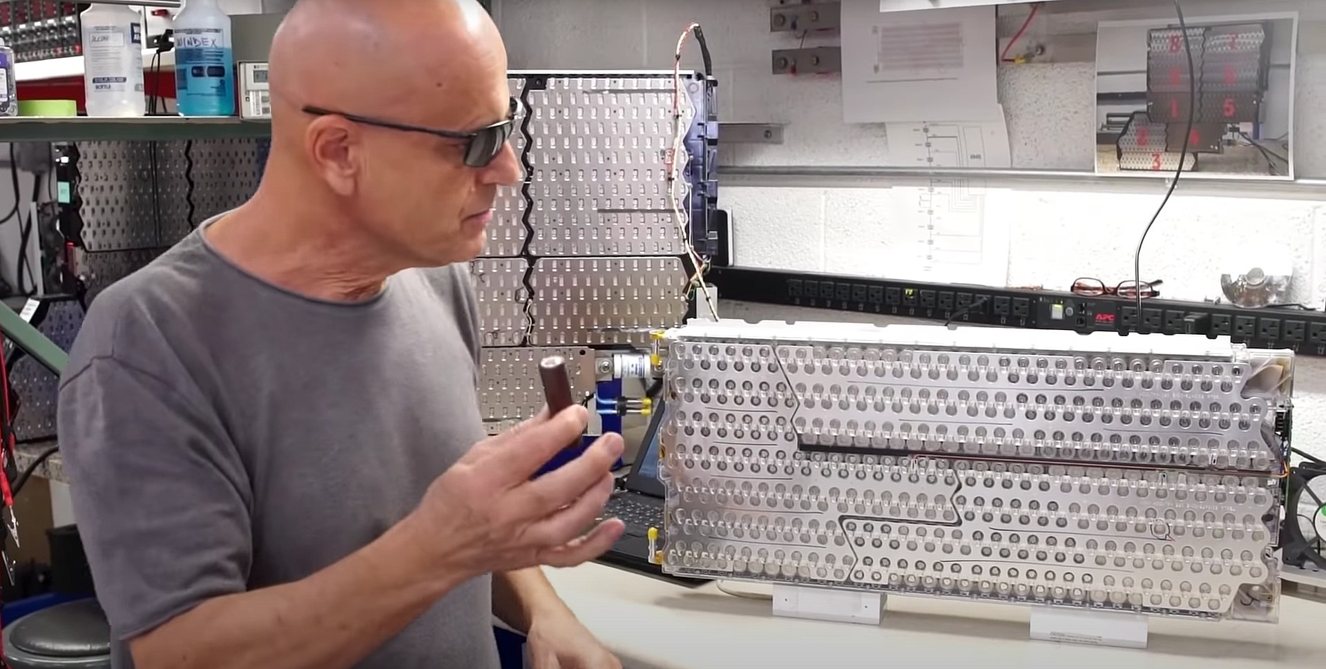 waterstof Buiten Bijdragen Tesla veteran tuner showcases how to revive an aging Model S battery pack
