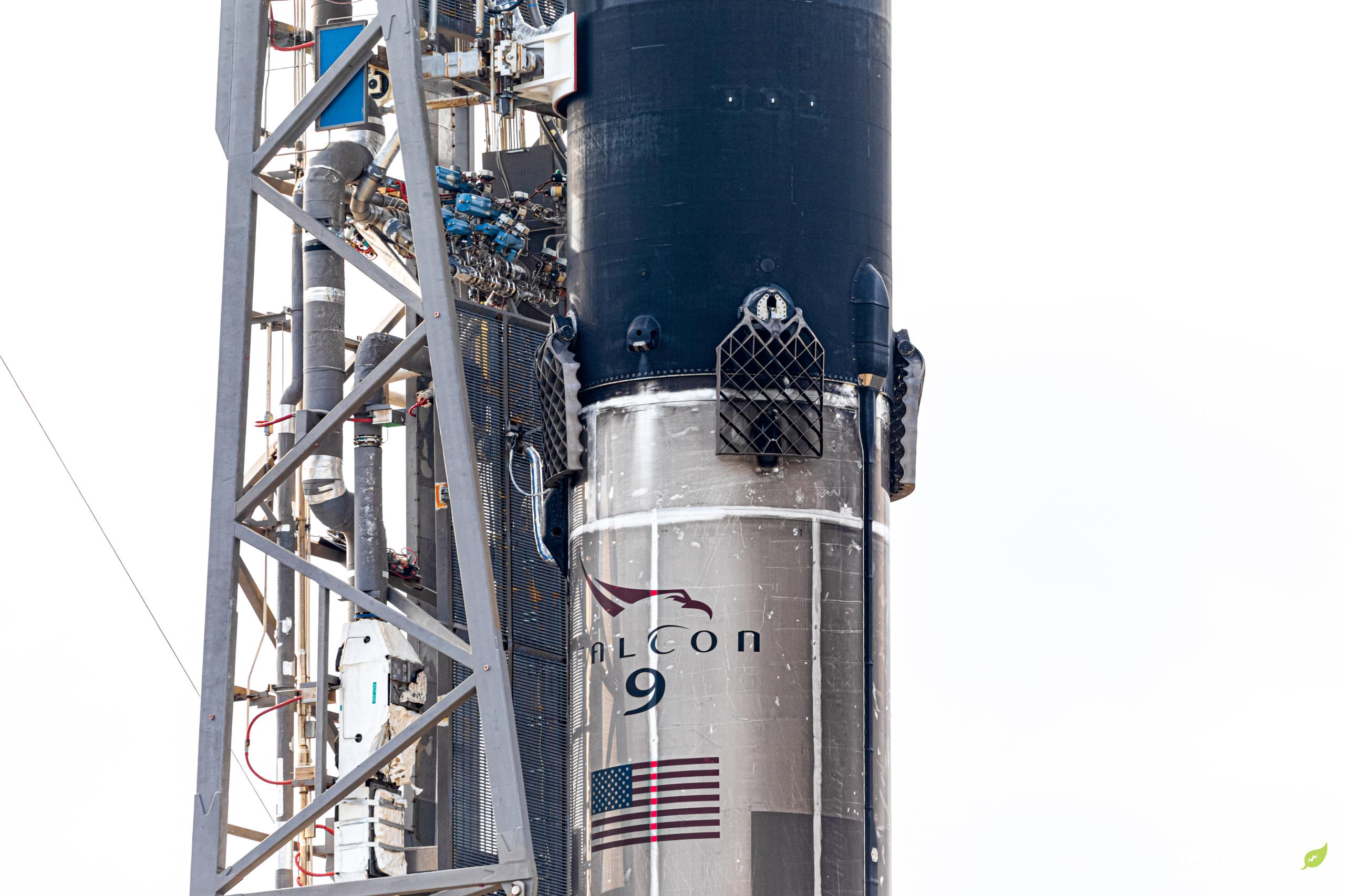SXM-7 Falcon 9 B1051 LC-40 121220 (Richard Angle) vertical (4)