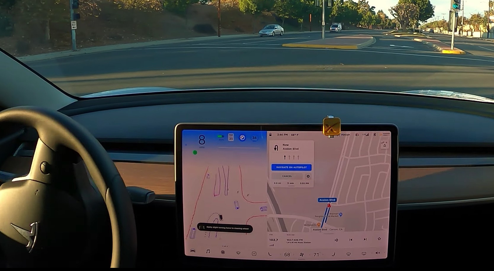 Tesla FSD Beta performs flawless U-turn in real-world inner-city test