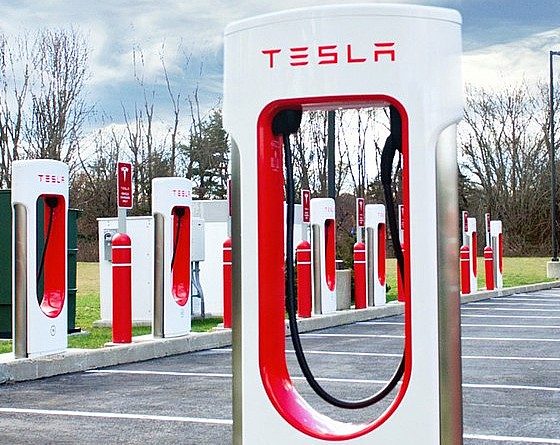 tesla-supercharger-ramp