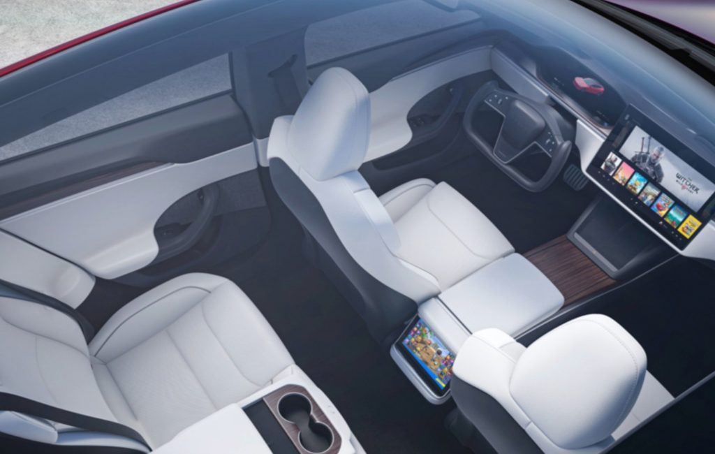 Tesla’s bold “yoke” steering system is legal on UK roads, regulators confirm