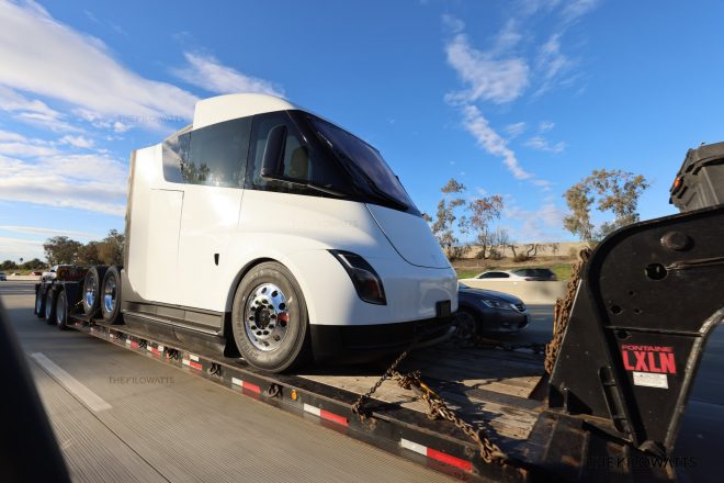 tesla-semi-white