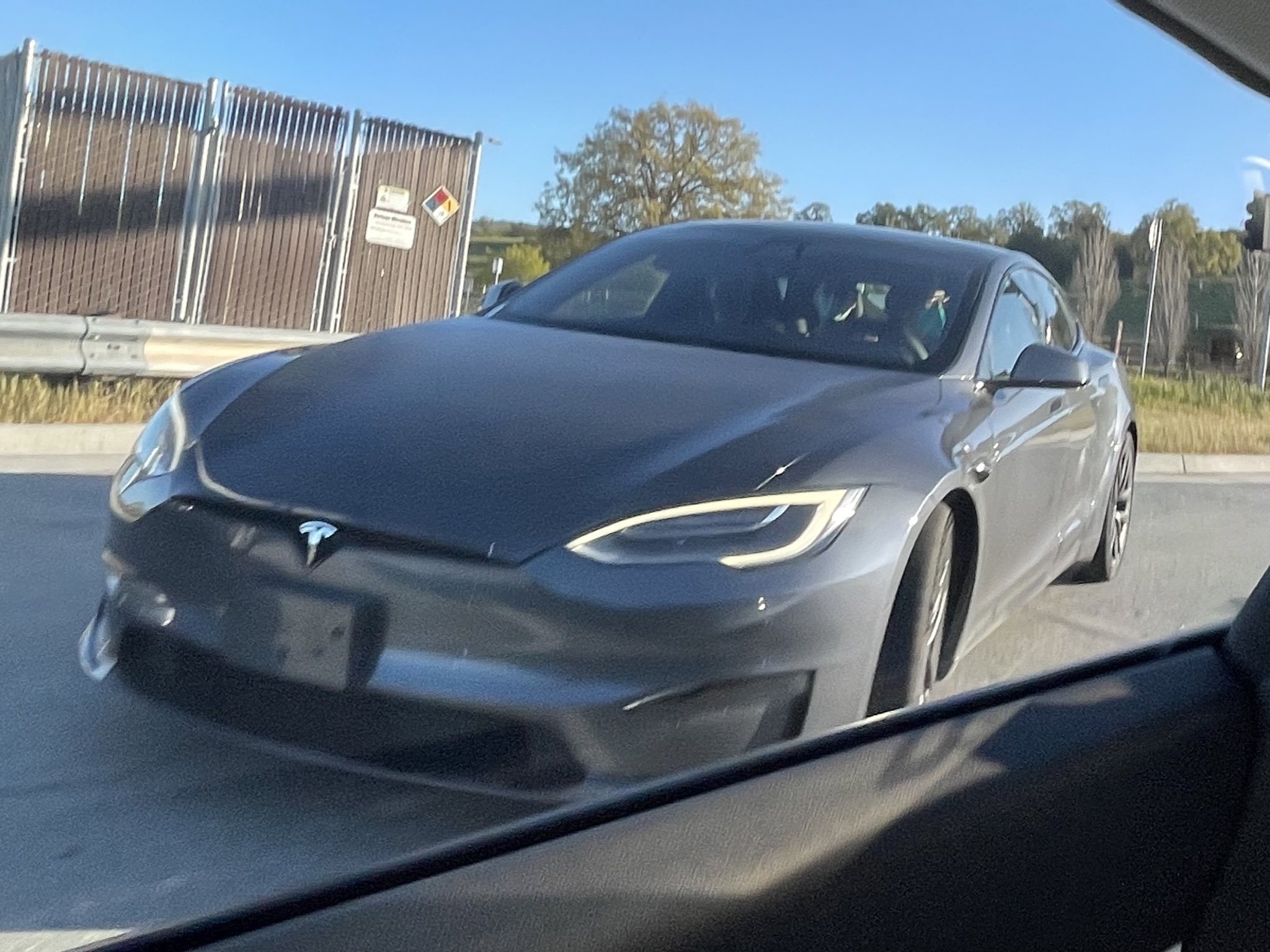 Plaid tesla model s Edmunds Tells