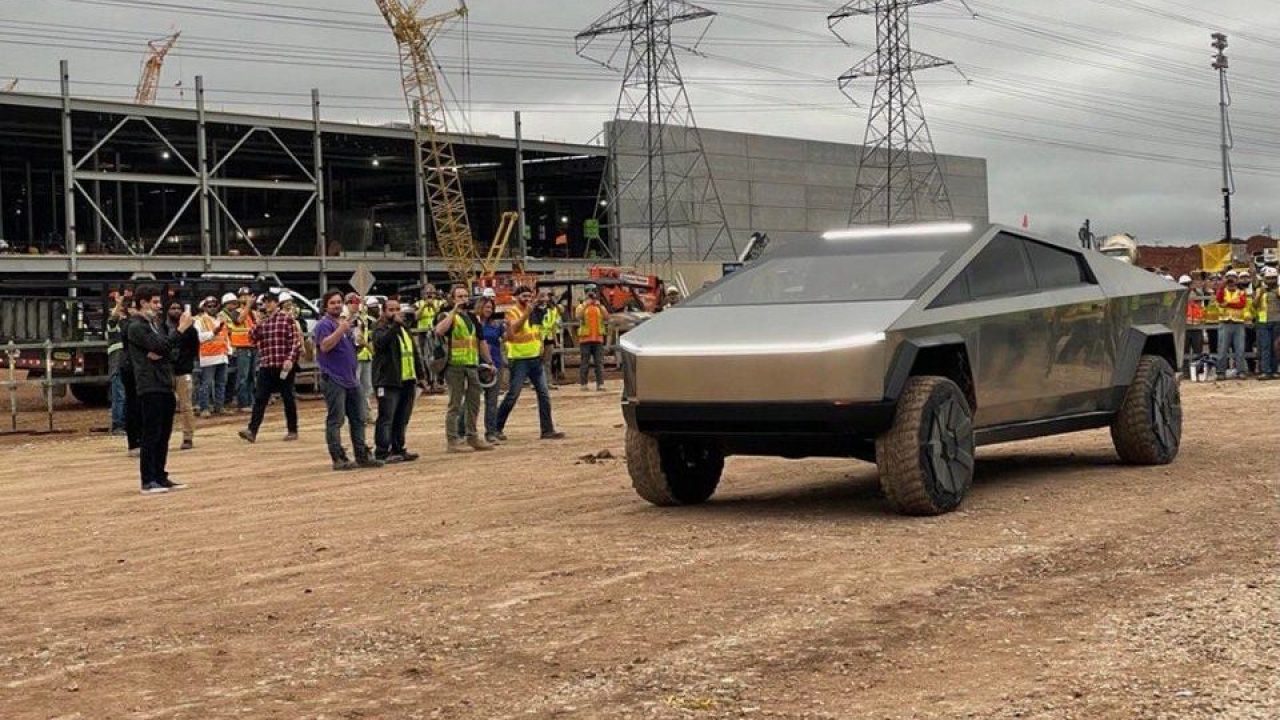 Tesla Cybertruck pays visit to Gigafactory Texas with Elon Musk behind the wheel