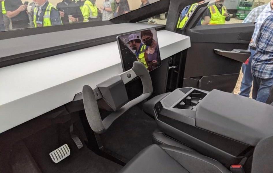 tesla cybertruck yoke