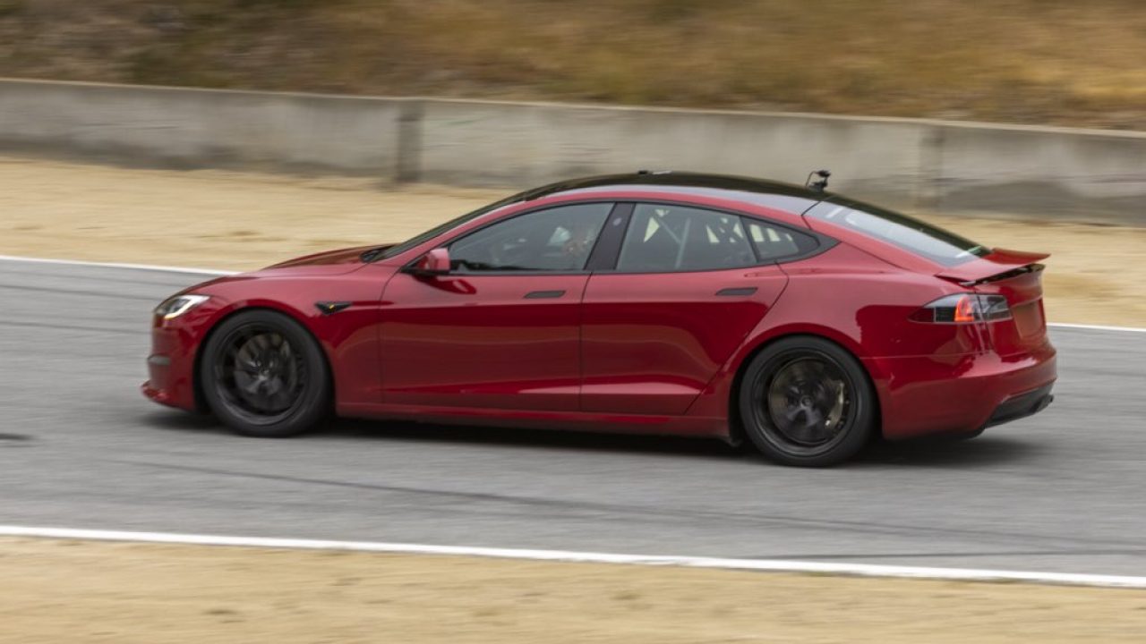 Tesla Model S Plaid broke the 1 4 mile record Jay Leno says