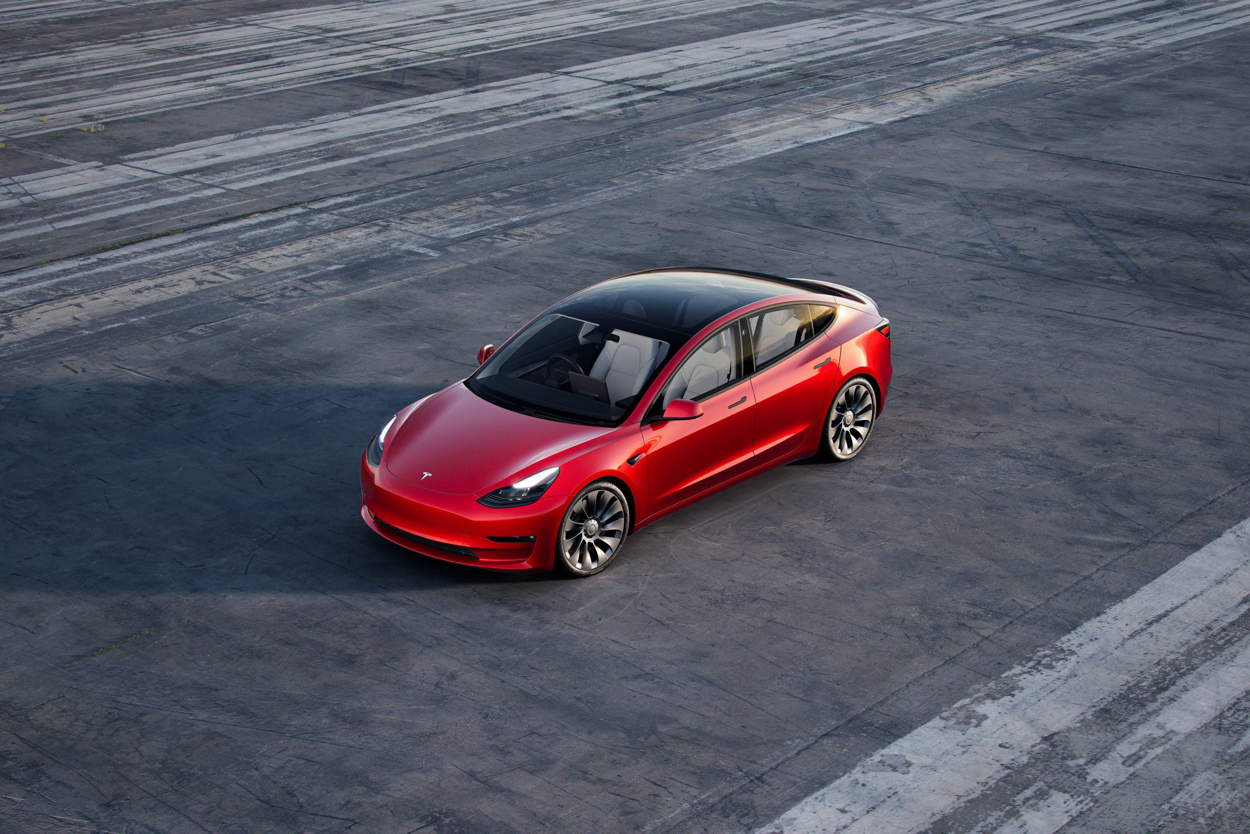 Non-Highland Tesla Model 3 Sedans Look Way Better With a Carbon