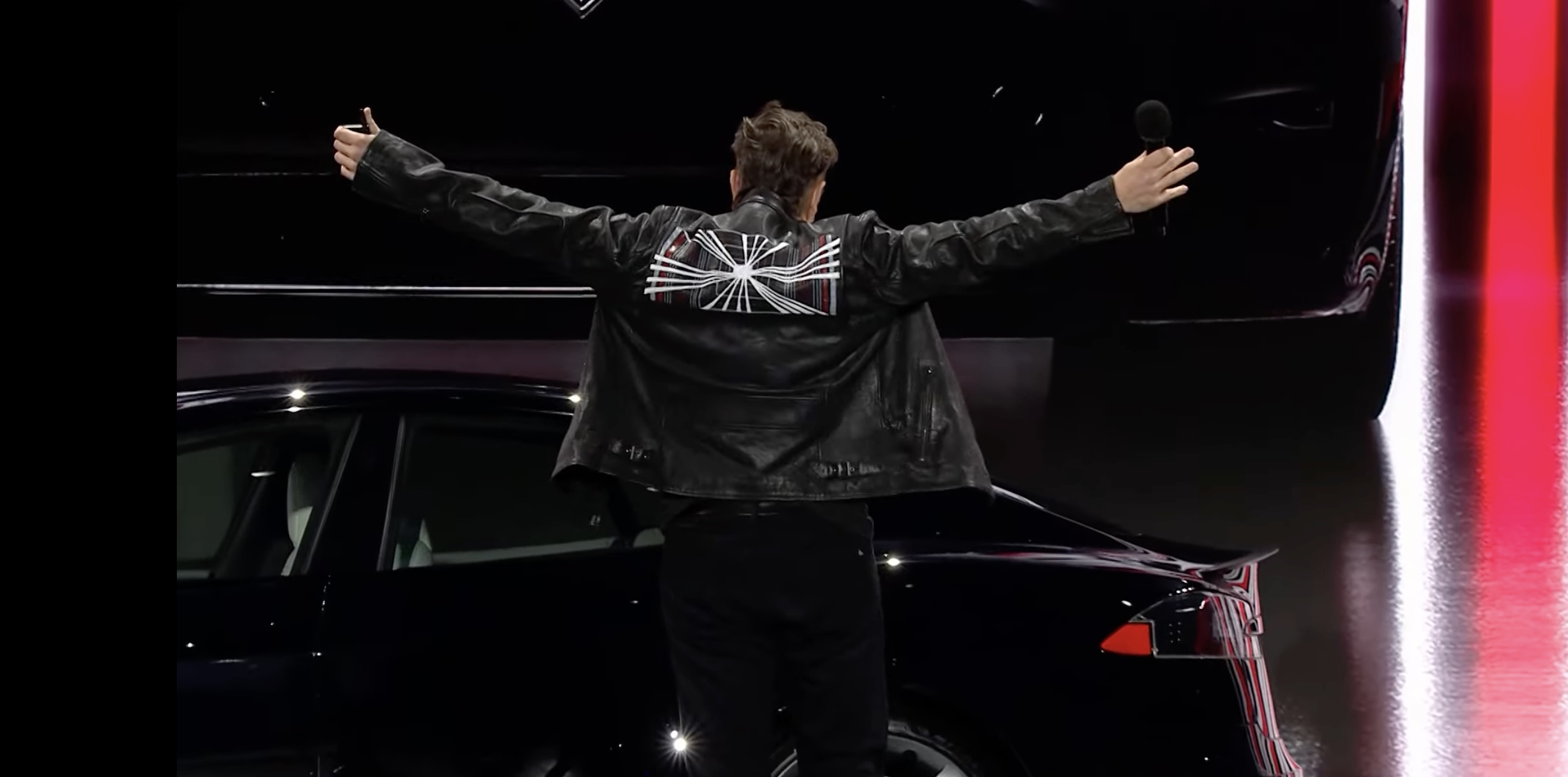 Tesla-model-s-plaid-jacket-elon-musk