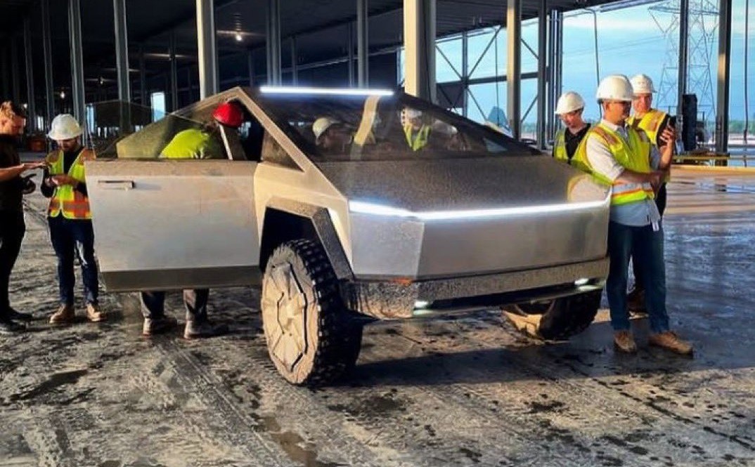 Tesla Cybertruck looks at home as a work truck with Giga Texas' workers