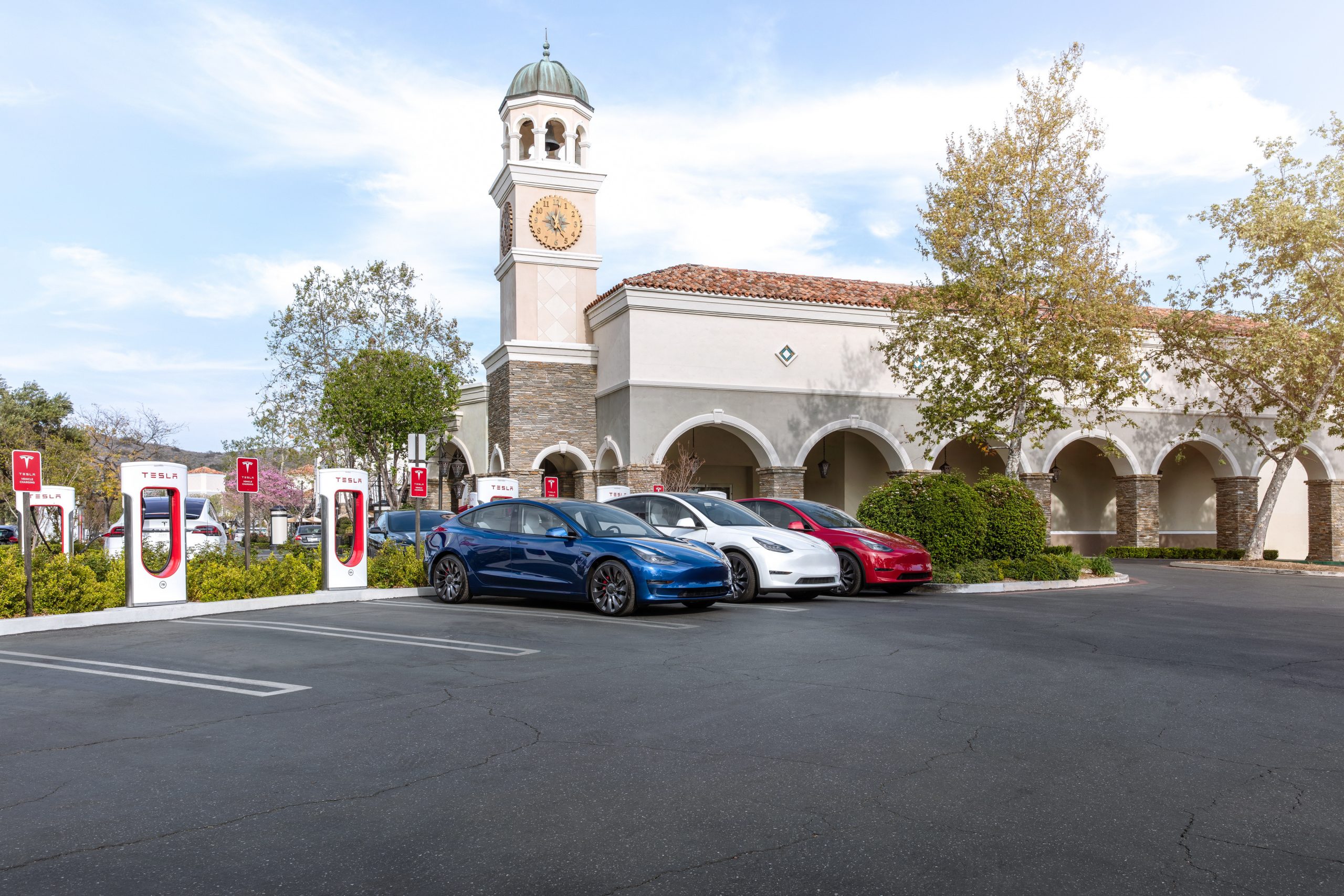 Tesla’s road to U.S.-funded EV charging means giving up its biggest advantage Auto Recent