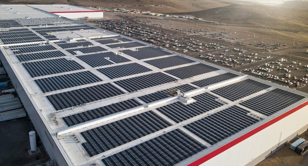 tesla-gigafactory-will-be-covered-in-solar-panels-by-end-of-2022