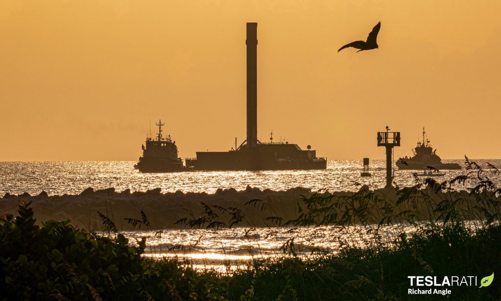 Le booster SpaceX Falcon 9 revient au port sur un drone amélioré