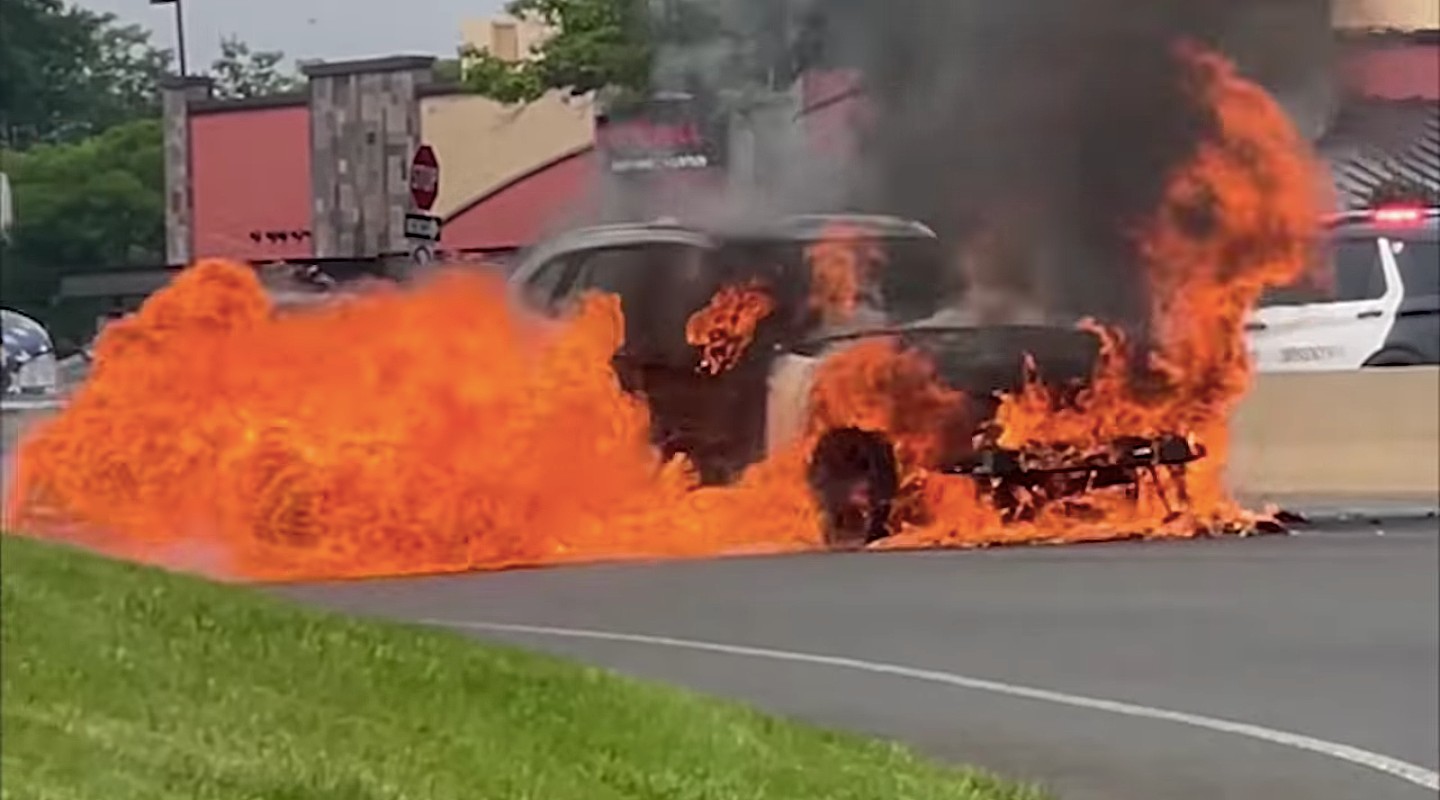 Tesla owner warns BMW X1 driver whose SUV was on fire moments before explosion