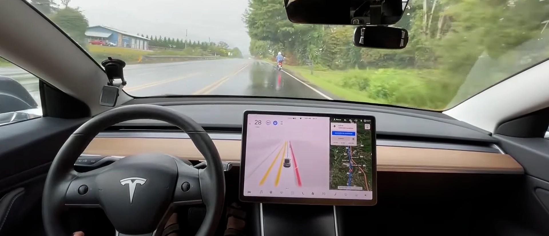 photo of How Tesla’s FSD Beta maneuvers around cyclists and pedestrians image