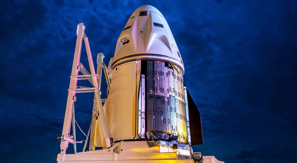 المركبة الفضائية Crew Dragon الجديدة من SpaceX تصل إلى موقع الإطلاق