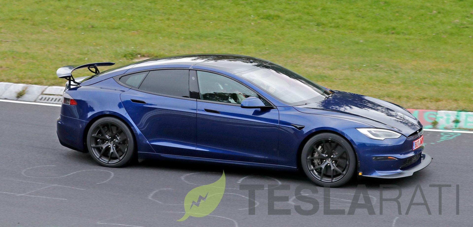 Tesla Model S Plaid returns to Nürburgring with active spoiler and 'Track Pack'