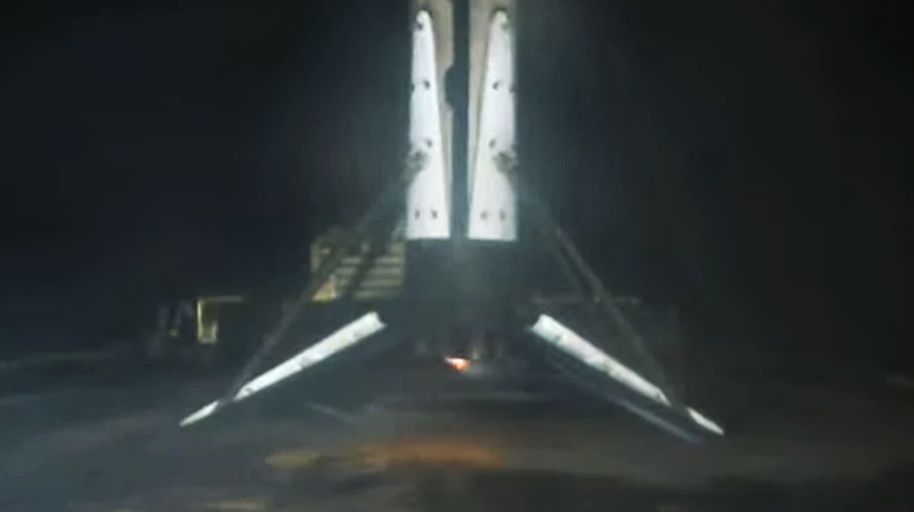 CRS-24 Dragon F9 B1069 LC-39A webcast 122121 (SpaceX) landing 2 crop 2