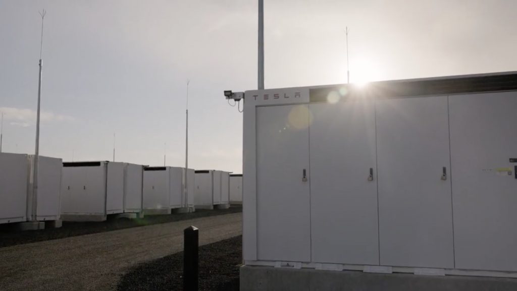 photo of Tesla Megapack-powered big battery in Victoria, Australia is up and running image
