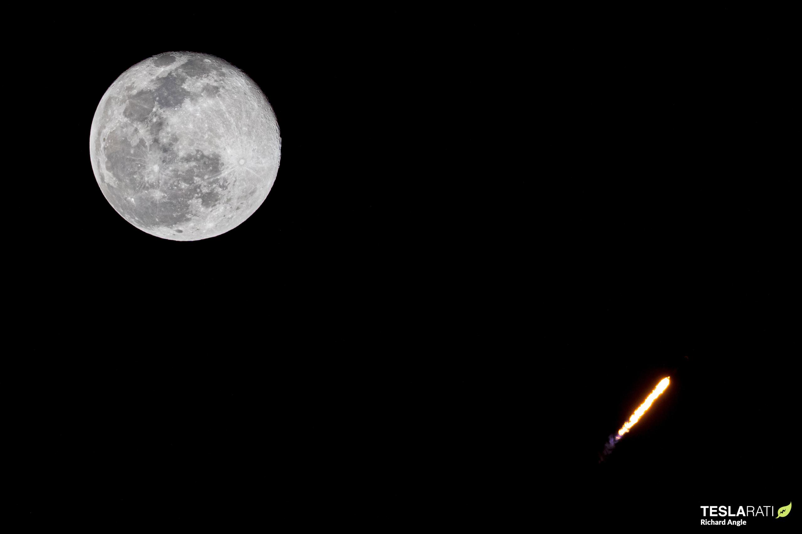 Starlink 4-6 F9 B1060 39A 011822 (Richard Angle) moon launch 1 (c)
