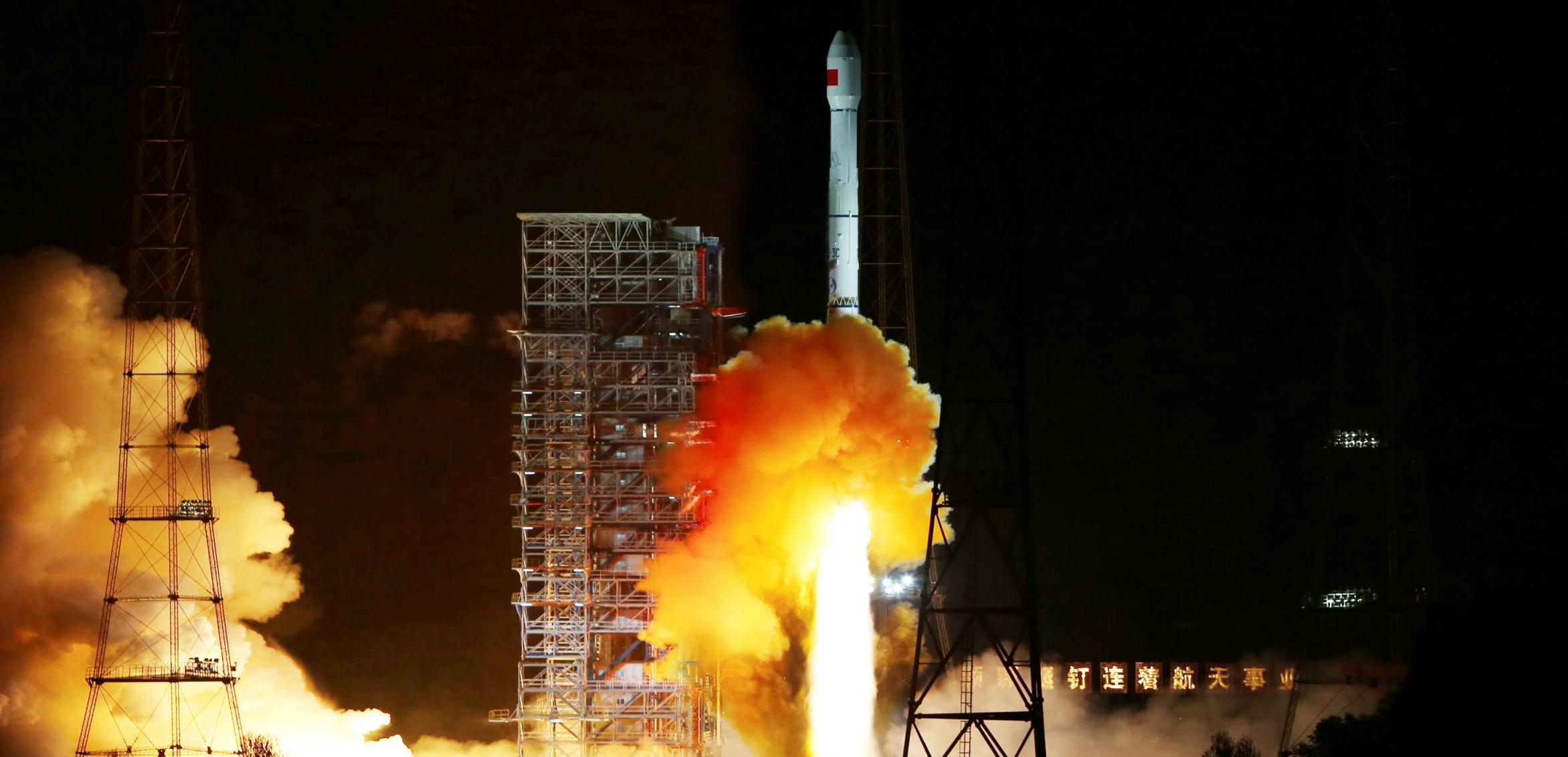 Chang’e 5-T1 Long March 3C launch 2014 (CNSA) 1