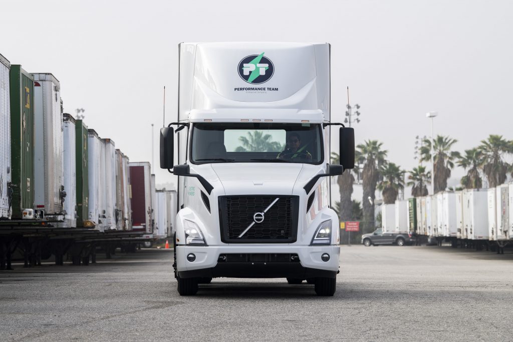 Volvo Trucks receives record order for 126 electric semis from Maersk ...
