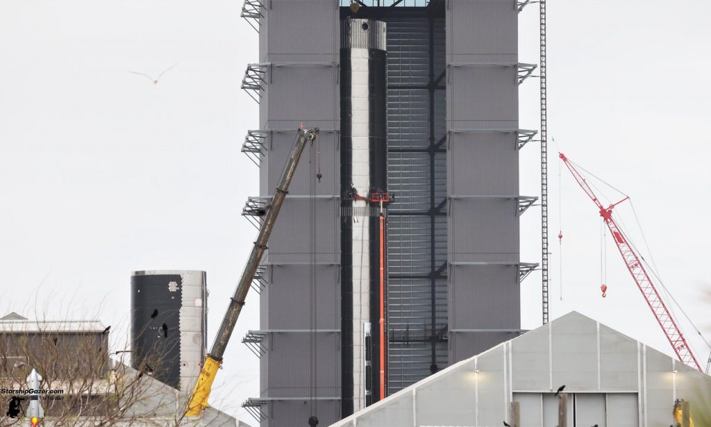 يصل أول معزز Super Heavy ذو 33 محركًا من SpaceX إلى الارتفاع الكامل