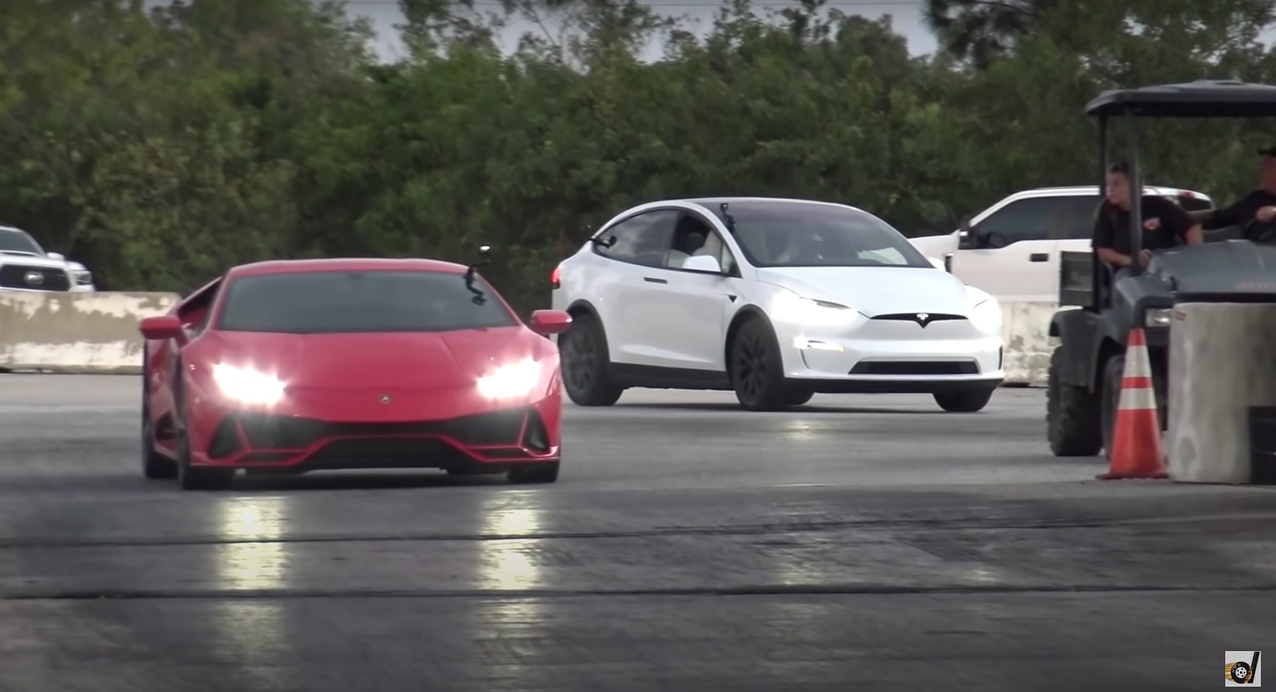 Tesla plaid discount vs lamborghini
