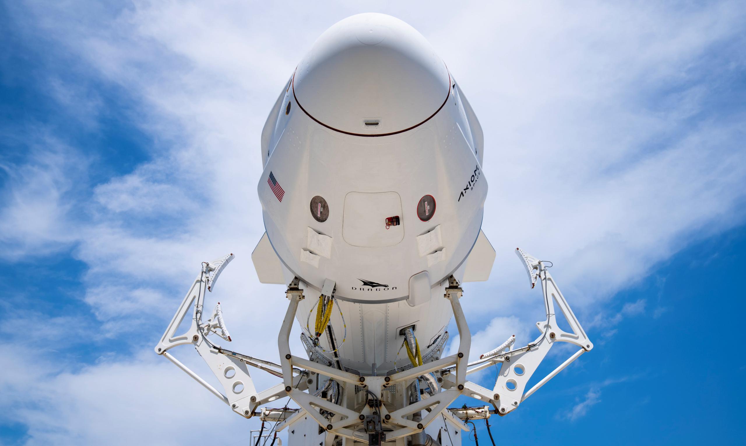 Ax-1 Crew Dragon C206 F9 B1062 39A (Axiom Space – SpaceX) rollout 1 (c)
