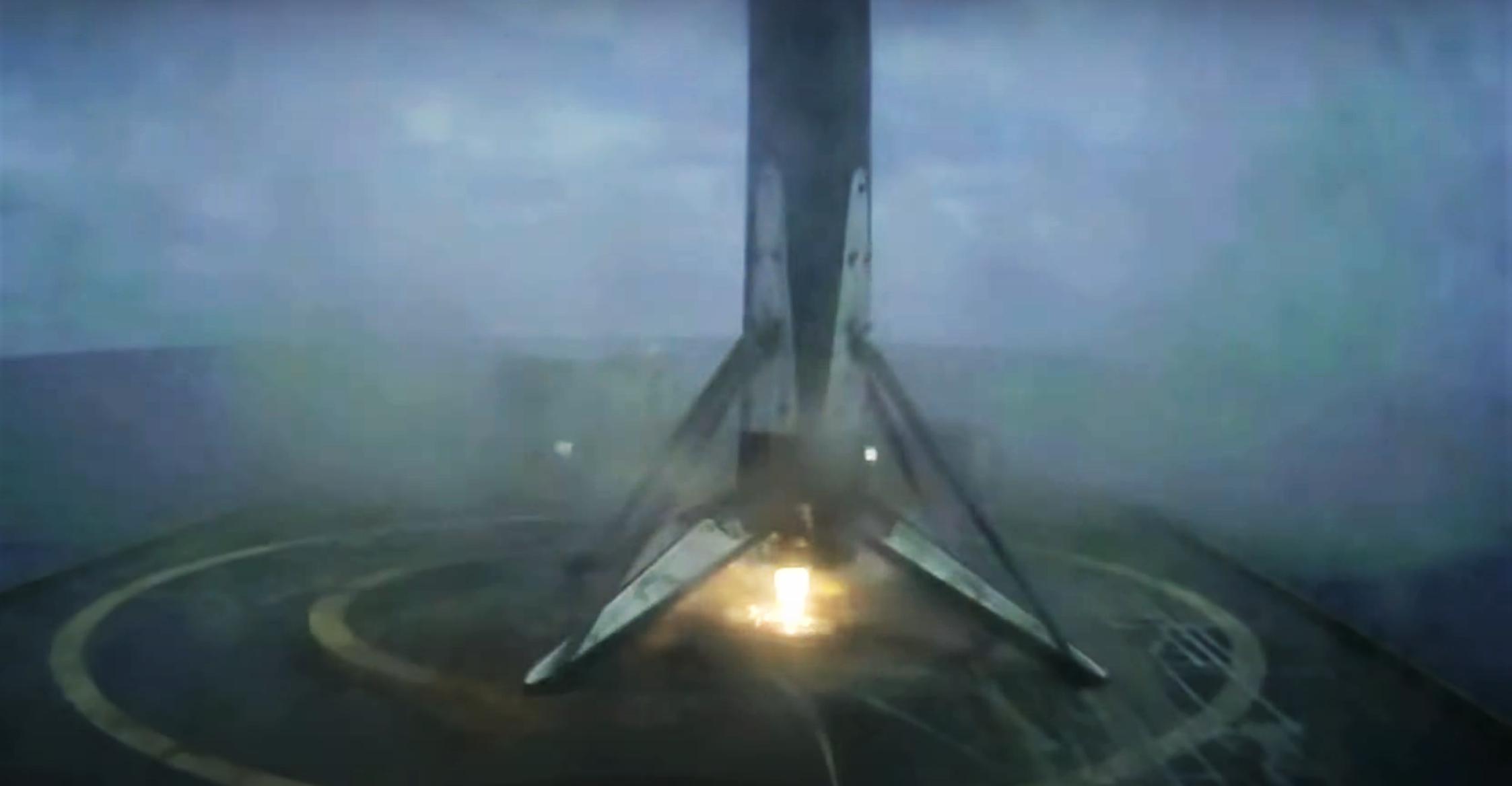 Starlink 4-14 F9 B1061 LC-40 042122 webcast (SpaceX) landing 6 (c)