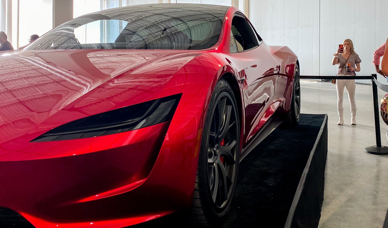 Elon Musk hints at two crazy features for new Tesla Roadster