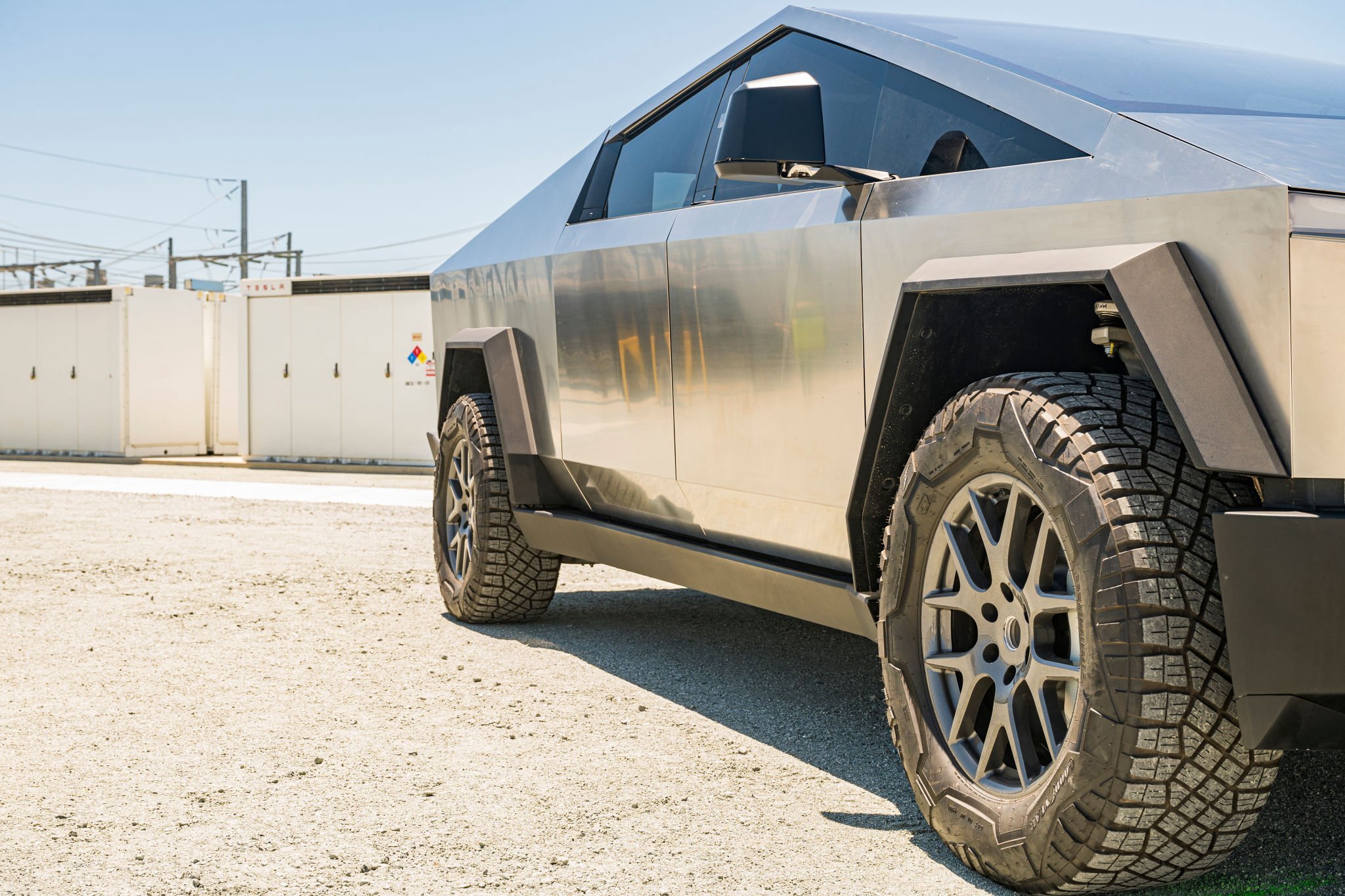 tesla cybertruck