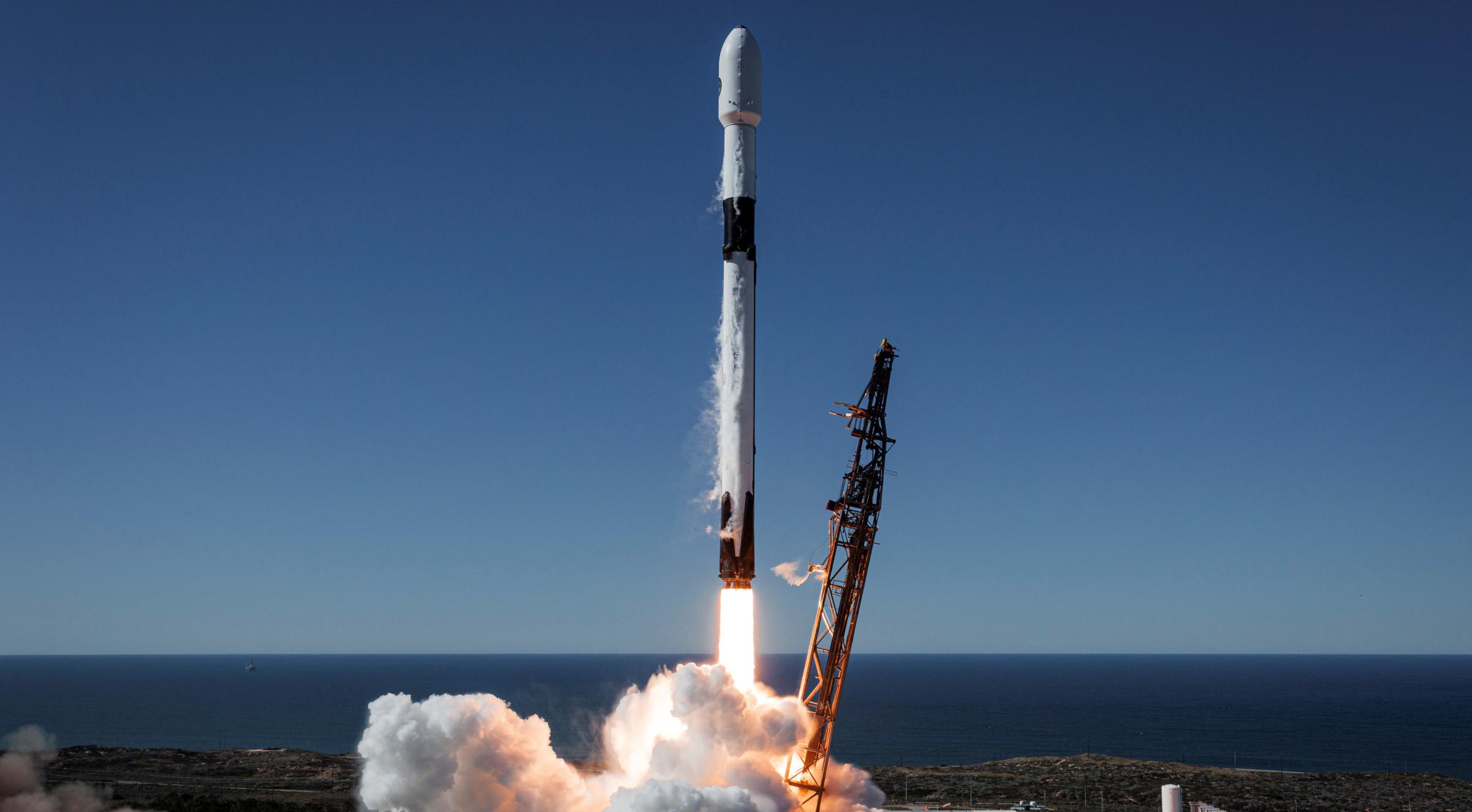 NROL-87 F9 B1071 SLC-4E 020222 (SpaceX) launch 3 crop (c)