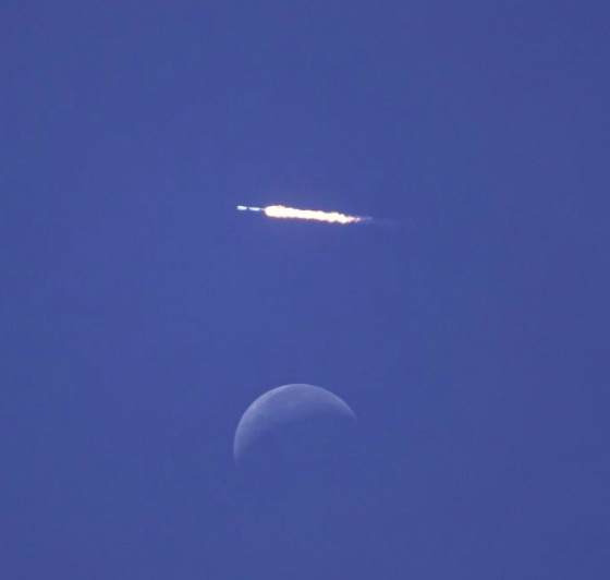 Video: SpaceX Falcon 9 over the moon