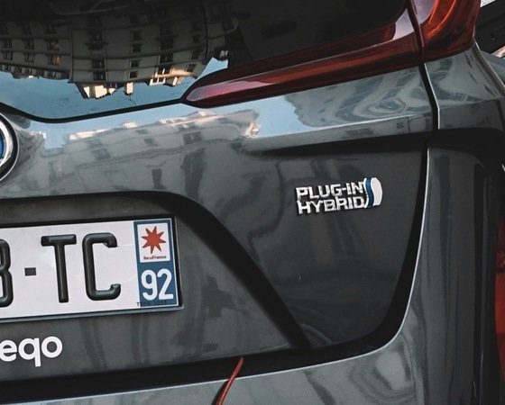 Tesla supporters petition Sen Manchin to stop excessive PHEV subsidies