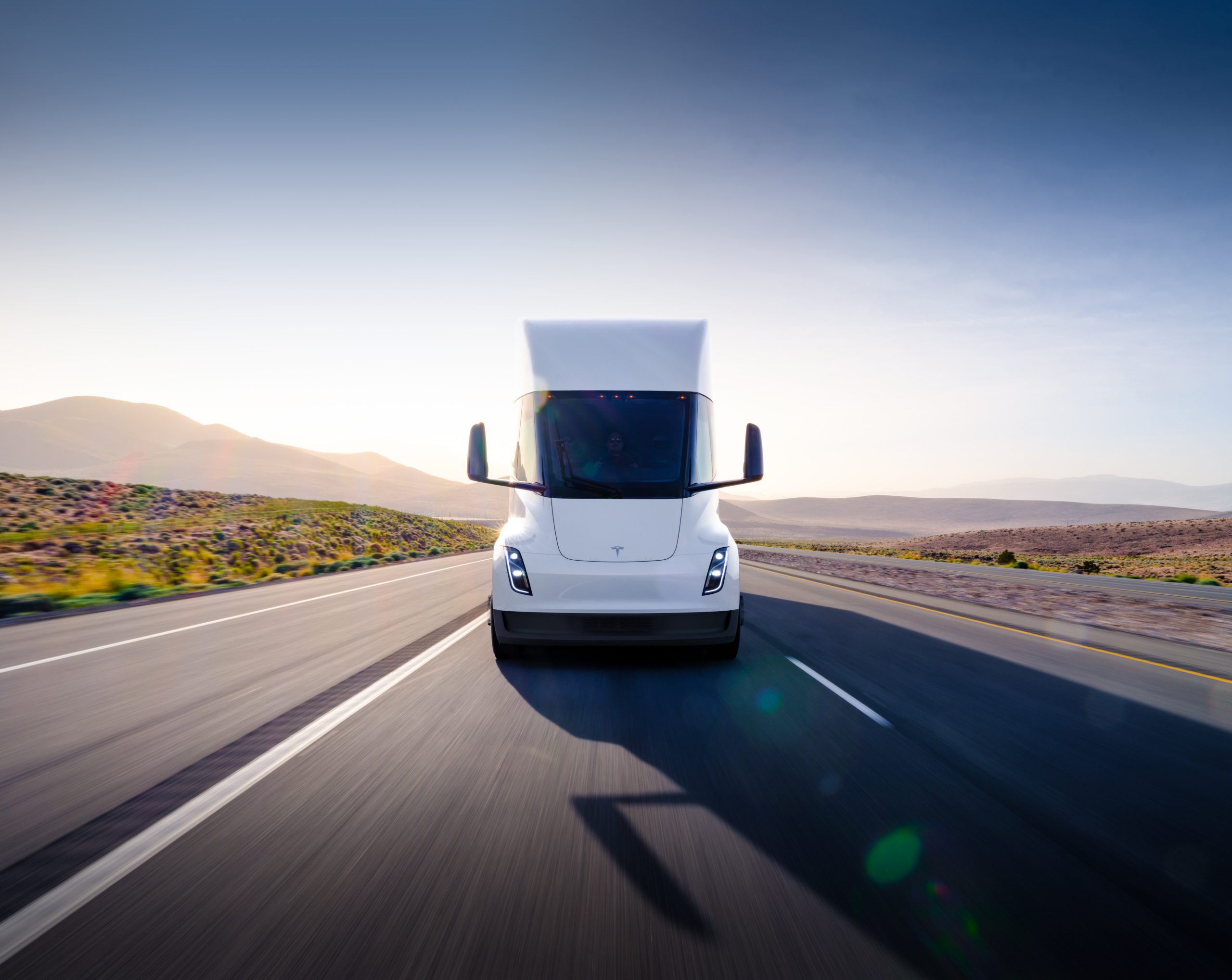 Tesla partage de nouvelles photos du Tesla Semi. Livraison prochaine ?