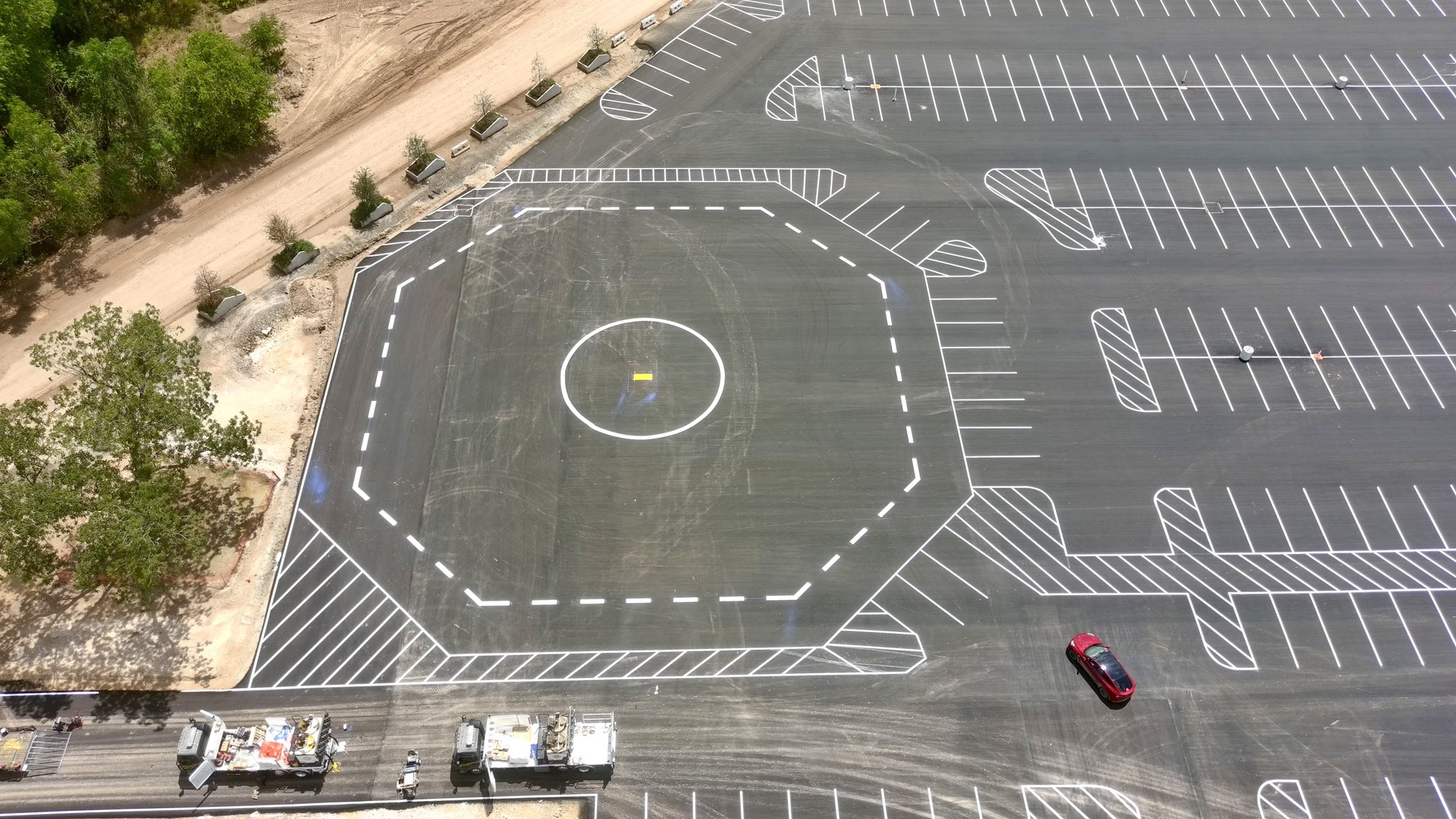 Is that a helipad we see at Tesla Giga Texas?