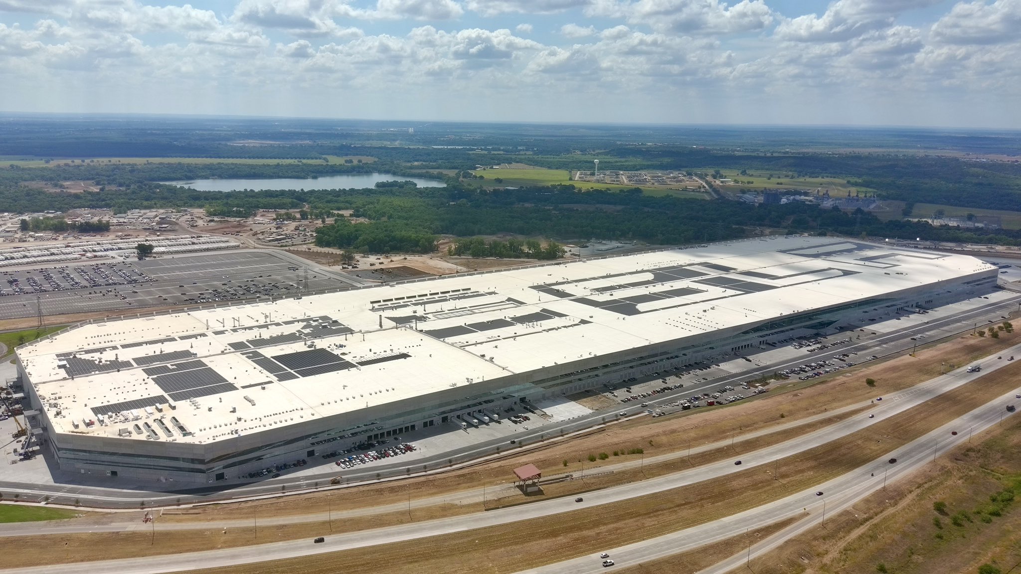 Tesla is opening its 4th Austin, TX showroom