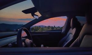 tesla-interior-cabin