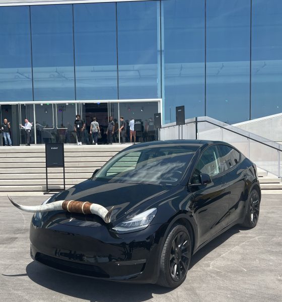tesla-model-y-2022-cyber-rodeo