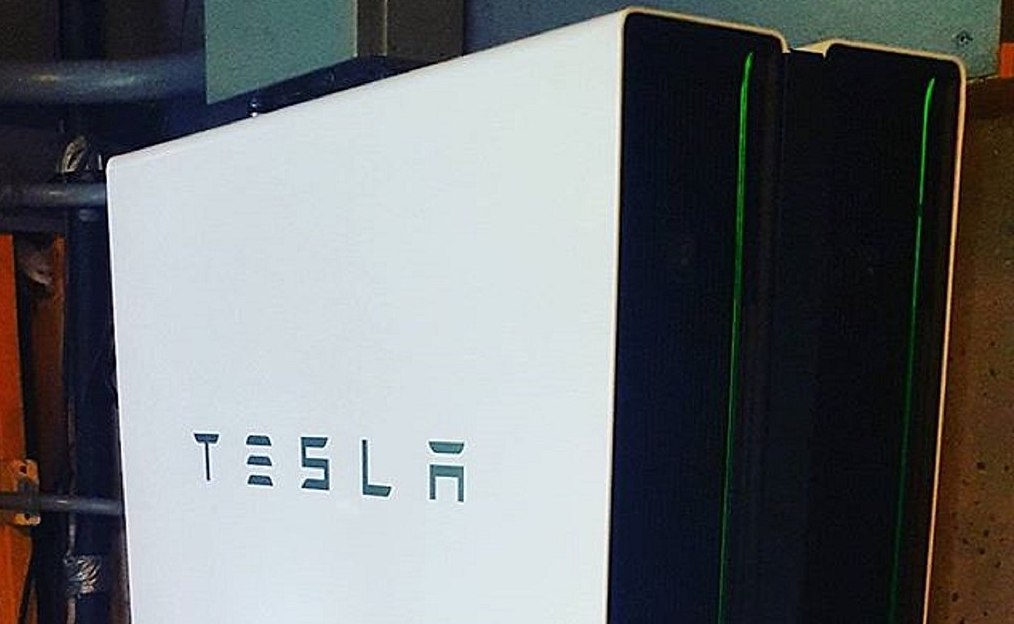 tesla-powerwall-stacked