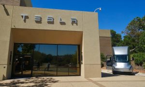 tesla-semi-ca-deer-creek-hq