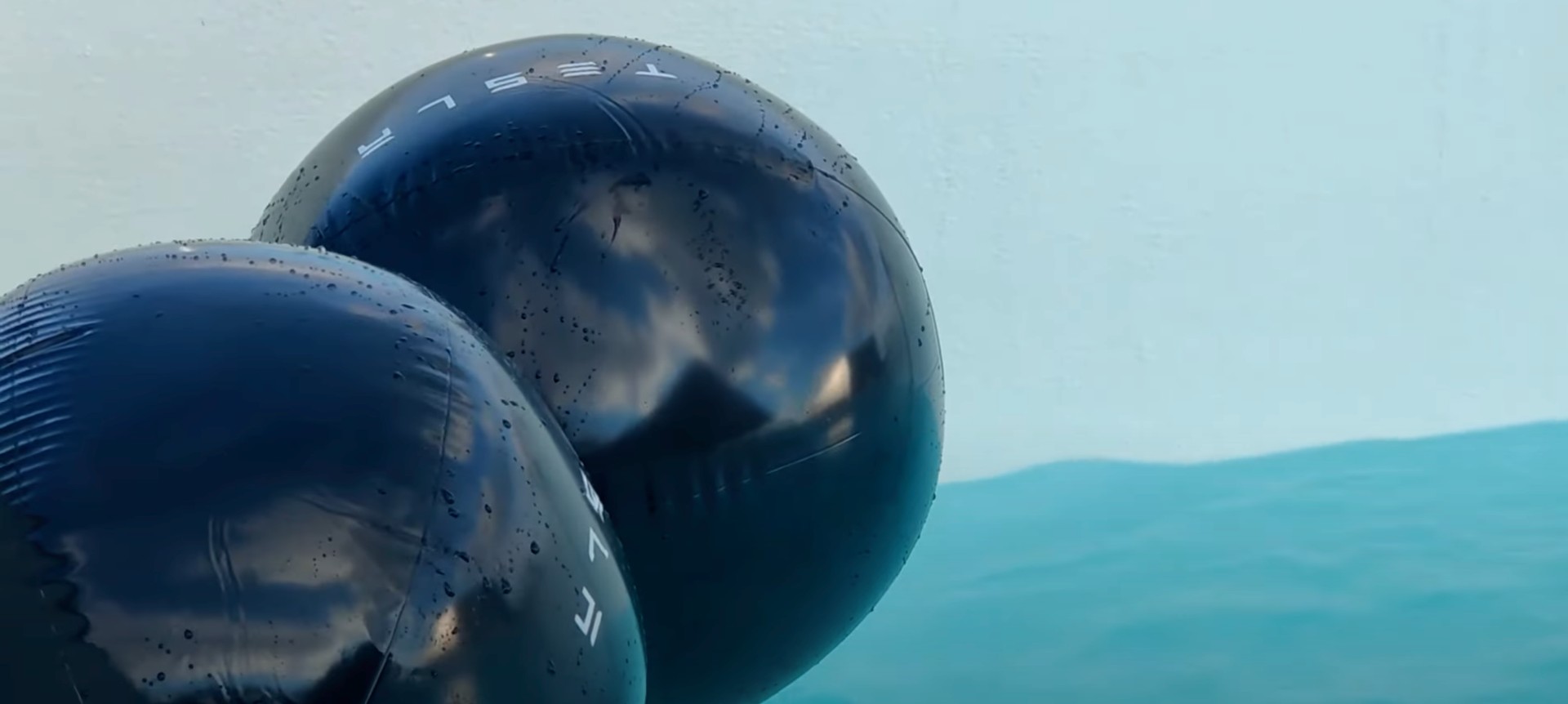 tesla-super-pool-beach-balls