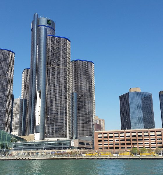 Renaissance_Center_(23_April_2017)