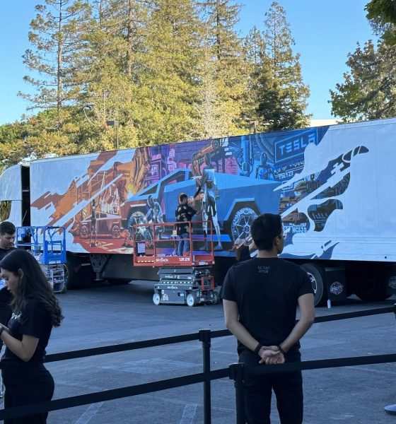 tesla-cybertruck-graffiti-semi