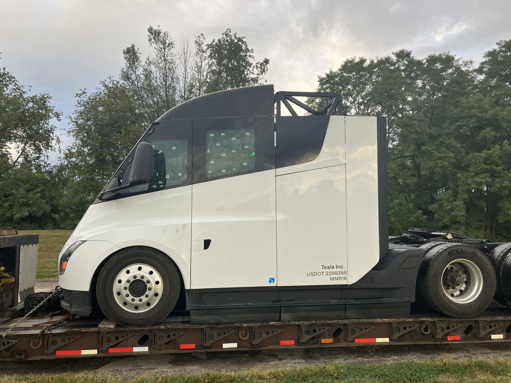 Tesla Has Barely Made Any Semi Trucks, Recall Filing Shows