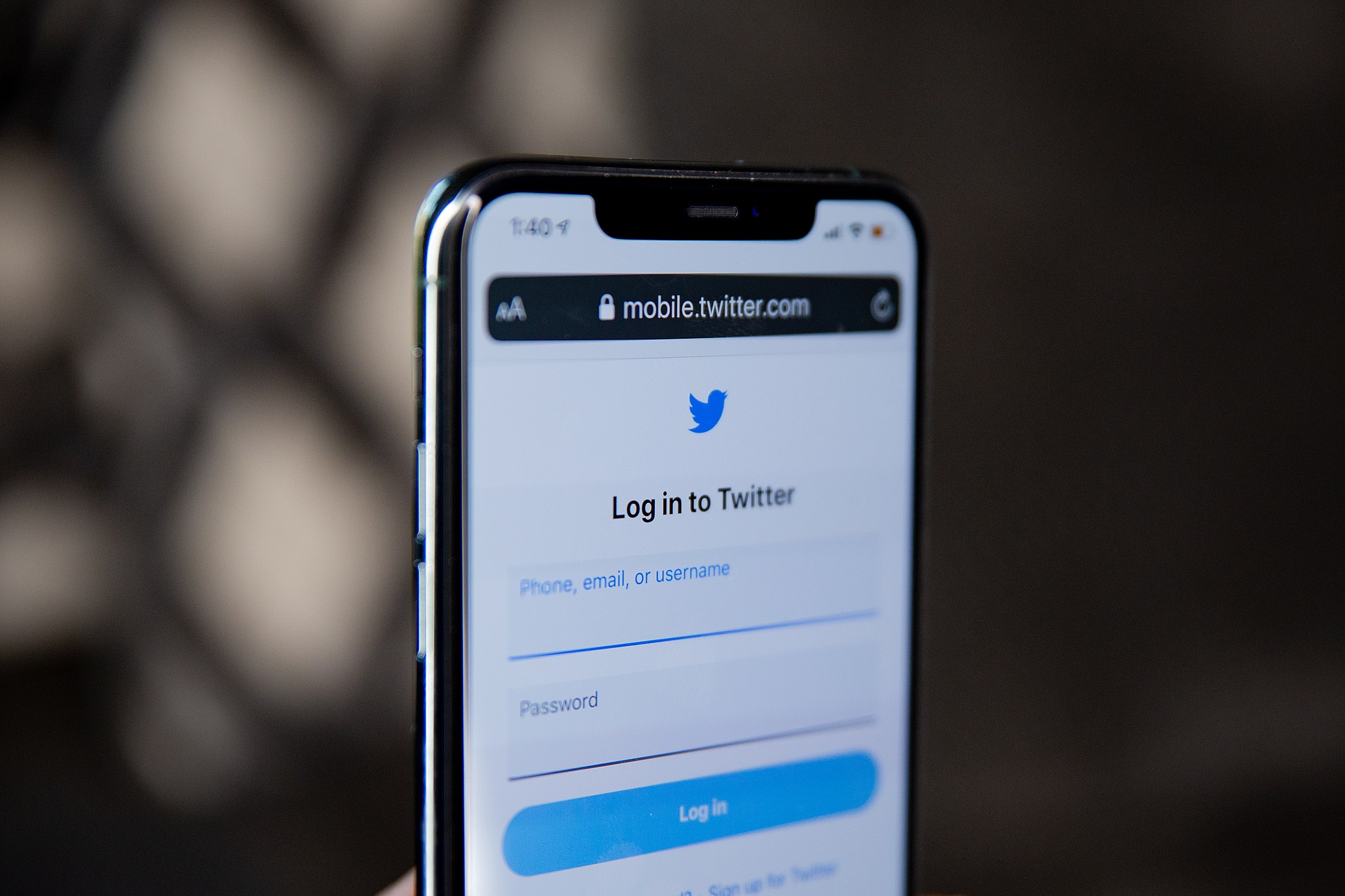 Twitter Neighborhood Notes launches function to battle deceptive media
