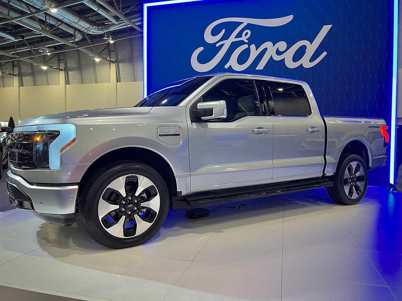 Ford-f-150-lightning-production-cut