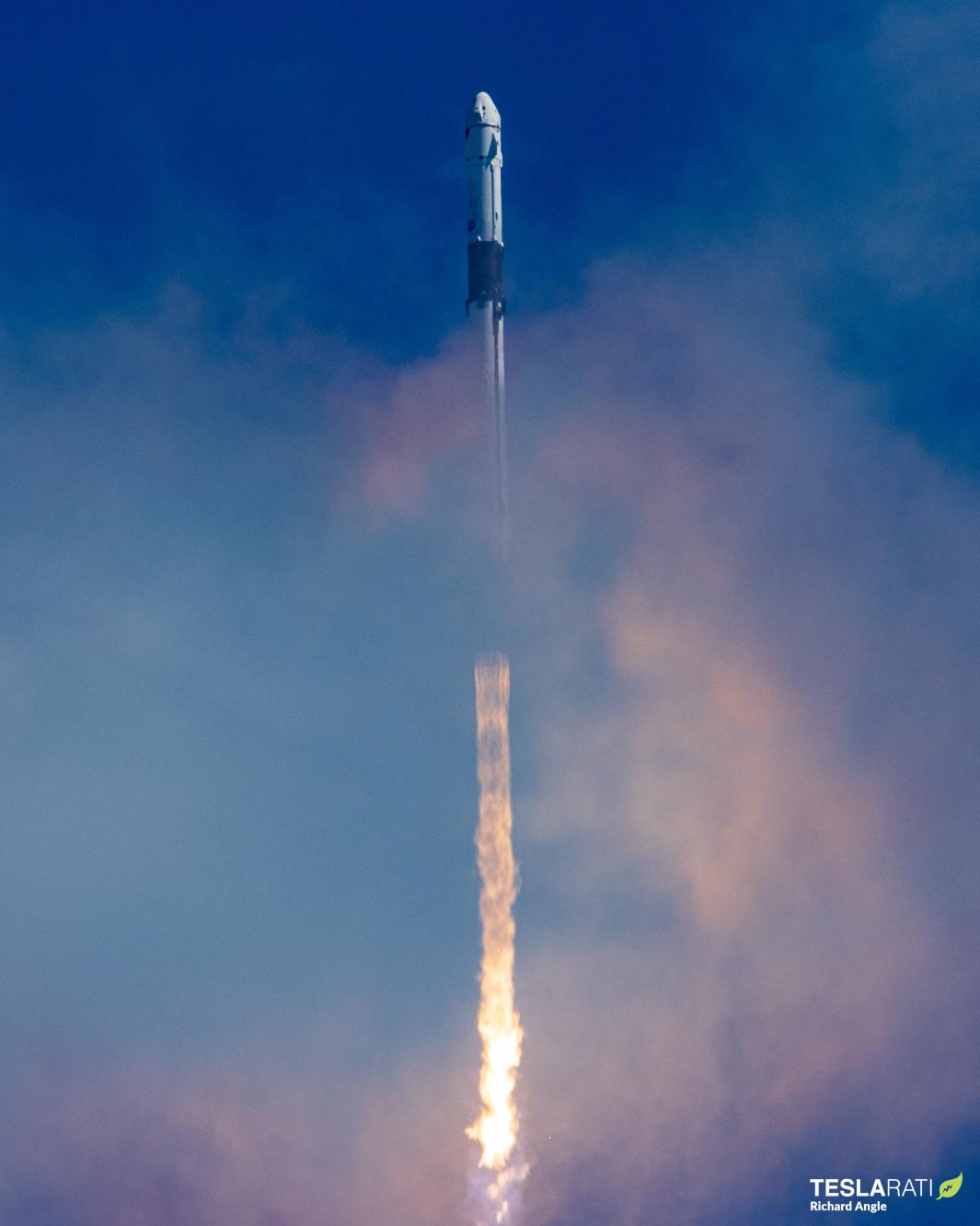 Crew-5 Dragon C210 F9 B1077 39A 100522 (Richard Angle) launch 4 (c)