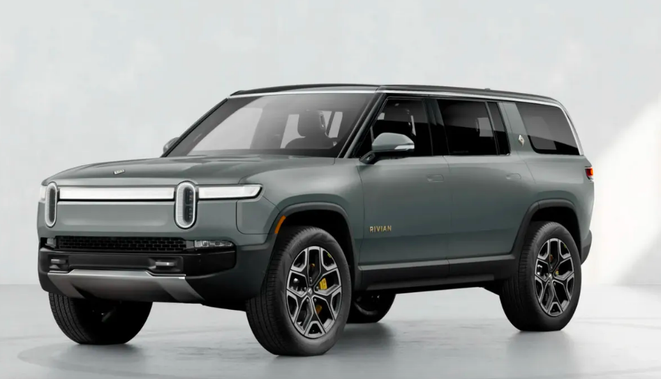 Rivian R1S spotted being benchmarked by General Motors